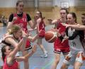 Bild: Tobias Schwarzmeier
Einen harten Kampf um jeden Ball erwartet die Neustädter Regiobasketballerinnen beim wichtigen letzten Hauptrundenspiel in Würzburg.