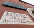 Bild: Armin Weigel/dpa/Archivbild
Das Verwaltungsgericht in Regensburg entscheidet über die Klage von Betreibern gegen die Schließung ihres Wirtshauses.