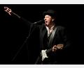 Bild: Wolfgang Steinbacher
Ein bisschen was von Keith Richards ... Helmfried von Lüttichau begeisterte das Publikum im Musikomm mit seinem Programm "plugged".