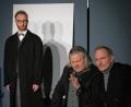 Bild: Landestheater Oberpfalz/exb
Was ist Kunst? Henning Kallweit, Jens Ulrich Seffen und Alexander Kuchar (von links) streiten erbittert über ein Gemälde.