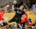 Bild: Güenter Uschold
Jannik Uschold (Mitte) und der HV holten mit dem 30:30 beim TB Roding einen Punkt.