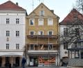 Bild: Petra Hartl
Das Anwesen Marktplatz 8 in Amberg ist eingerüstet, das Juweliergeschäft inseriert seinen Räumungsverkauf. Es tut sich was in der Amberger Altstadt.