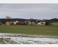 Bild: wel
Das Gewerbegebiet Rottendorf liegt von Niedermurach kommend rechts vor der Ortschaft. Nun beschlossen die Gemeinderäte für den Zwischenbereich zum Ortsrand und das neu geplante Gewerbegebiet die Aufstellung eines einfachen Bebauungsplans für ein Mischgebiet.