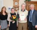 Bild: njn
Willi Müller (Zweiter von rechts) feierte vor Kurzem seinen 80. Geburtstag. Dazu gratulierten unter anderem Tochter Kerstin (von links) und Ehefrau Marion sowie Bürgermeister Johannes Reger (rechts).