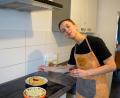 Bild: Marco Meier
Carolin Schiml hat in ihrer Küche zwei Gerichte rein pflanzlich zubereitet: Kartoffelgratin und Pfannkuchen.