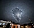 Bild: Andreas Stubenvoll
Andreas Stubenvoll von den Sternfreunden Amberg-Ursensollen hat bei Vilseck dieses spektakuläre Foto eines nicht ganz alltäglichen Phänomens gemacht - von einer "Hole Punch Cloud".