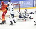 Bild: Benjamin Lahr
Lange stand die Defensive der Blue Devils (weiße Trikots) in Kaufbeuren gut. Doch am Ende wurde noch ein Drei-Tore-Vorsprung verspielt.