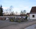 Bild: ak
Auf dem Friedhof in Ramlesreuth sollen Urnengräber entstehen, um der wachsenden Nachfrage gerecht zu werden.