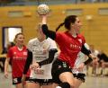 Bild: mhs
Alina Just (am Ball) und die HSG sind bei Spitzenreiter HaSpo Bayreuth zu Gast.