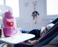 Symbolbild: Annette Riedl/dpa
Fieberthermometer, Hustensaft, Wärmflasche und eine Tasse Tee: Wegen der aktuellen Grippewelle liegen viele Kinder und Jugendliche flach.