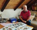 Bild: jba
Helmut Erndt präsentiert eine kleine Auswahl seiner Postkartensammlung. Der Historiker stellt die Karten immer wieder für Ausstellungen zur Verfügung.
