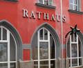 Symbolbild: lum
Bei der Kommunalwahl wird es im Rathaus Erbendorf einen neuen Bürgermeister geben. Der Wunschnachfolger von Hans Donko, Johannes Reger, hört nach nur einer Wahlperiode auf.