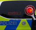 Symbolbild: Marcus Brandt /dpa
Bei Lappersdorf haben Polizisten in der Nacht auf Samstag einen betrunkenen Autofahrer erwischt.