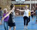 Archivbild: Petra Hartl
Kerstin Klug (Mitte) bei einem Rio-Abierto-Workshop in der Turnhalle des Heilpädagogischen Zentrums.