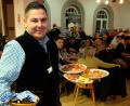 Bild: do
Mit viel Elan brachten die Kulm-Fußballer die herzhaften Schmankerln zu vernünftigen Preisen unters Volk.