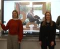 Bild: Manuel Lischka/exb
Sebastian Bernhard (links) überreicht der glücklichen Gewinnerin Hannah Herrmann (Zweite von links) den ersten Preis. Mit ihnen freuen sich Regionalmanagerin Veronika Kiener (Zweite von rechts) und Landrat Thomas Ebeling (rechts).