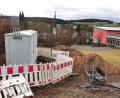 Bild: Portner
Der technische Abschluss für den Aus- und Umbau des Oberviechtacher Erdgasnetzes erfolgt im Frühjahr 2025. Bereits aufgebaut ist die neue Verteilstation des Bayernwerks zwischen Doktor-Eisenbarth-Mittelschule und Friedhof.