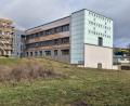 Bild: Hösamer
Anschließend an den Neubau (rechts) soll der neue Sitzungssaal am Landratsamt samt Foyer und Funktionsräumen entstehen.