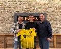 Bild: bgü
Die neuen Trainer des SV Kauerhof (von links), "Co" Tobias Hüttner, Konstantin Beck und Vorstandsmitglied Jochen Bittner.