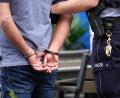 Symbolbild: Johannes Neudecker/dpa
Die Kriminalpolizei Bayreuth hat zwei Tatverdächtige bei Hausdurchsuchungen festgenommen.