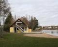 Bild: bjp
Eine grundlegende Sanierung braucht das Wasserwachthaus am Kiesibeach-Weiher: Dabei legt die Stadt Wert auf eine zeitgemäß nachhaltig-ökologische Heizungsanlage.