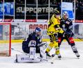 Bild: Werner Moller
Kein Durchkommen: Gegen die beste Offensive der DEL2 feierte Marco Wölfl (links) seinen ersten Shutout der Saison. Die Blue Devils schlagen den DEL-Aspiranten am Freitagabend mit 1:0.