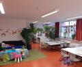 Bild: fla
Derzeit essen die Kinder der Mittagsbetreuung in dem Raum, in dem sie auch ihre "Freispielzeit" verbringen. Wenn die Betreuungsquote steigt, wird dieser Raum zum Essen zu klein - die geplante Mensa also dringend benötigt!
