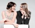 Bild: Katharina Keil/exb
Teresa Hoerl (links) und Christiane Klonz präsentieren am Samstagabend einen "Hauch von Revue" in Kemnath