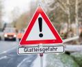 Symbolbild: Julian Stratenschulte/dpa
Der Deutsche Wetterdienst (DWD) warnt vor Glatteis in weiten Teilen der Oberpfalz.