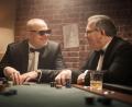 Bild: ---/RTL/dpa
Stefan Raab begrüßt in „Raabs Pokernacht“ seinen Kumpel Elton und drei weitere prominente Spieler am Kartentisch.