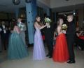 Bild: rn
Mit ihren festlichen Kleidern waren die Wirtschaftsschülerinnen beim Abschlussball in der Aula des Gymnasiums dies Stars des Abends.
