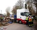 Bild: Daniel Bockwoldt/dpa
Ein Toter und elf Verletzte - das ist Bilanz des schweren Zugunglücks an der Stadtgrenze von Hamburg.