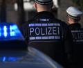 Archivbild: Bernd Weißbrod/dpa
In Neuhaus kontrolliert die Polizei einen Autofahrer, der zu viel getrunken hatte.