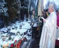 Archivbild: jr
Am 13. Februar 2005 eröffnete der damalige Bischof Dr. Gerhard Ludwig Müller den Seligsprechungsprozess für Therese Neumann. Es war ein kalter Wintertag mit viel Schnee.