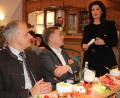 Bild: kro
Michaela Kaniber beim Landfrauenfrühstück im "Gowerlhof". Landrat Roland Grillmeier und Ladntasgvizepräsident Tobias Reiß (vorne, von links) hörten ihr genau zu.