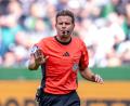 Archivbild: David Inderlied/dpa
Bundesliga-Schiedsrichter Felix Brych ist beim Bayerischen Fußball-Verband als stellvertretender Hauptabteilungsleiter Sport für die Nachwuchsleistungszentren zuständig.