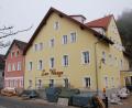 Archivbild: Andreas Royer
Die Waage war das älteste und tonangebendste Wirtshaus in Rosenberg. Nach Jahren des Leerstands wurde es zum Wohnhaus mit Arztpraxis und Friseurgeschäft umgebaut. Im Jahr 2018 konnten die ersten Bewohner einziehen. Die Tradition als Wirtshaus war aber für immer dort vorbei. Sepp Lösch hatte für den Bereich Rosenberg von insgesamt 20 Gastwirtschaften gesprochen.