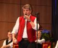 Archivbild: bö
Josef "Bäff" Piendl überzeugt als Gstanzlsänger, Humorist und exzellenter Unterhalter mit Schlagfertigkeit, und Fingerspitzengefühl.