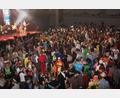 Bild: wro
Rund 1800 Leute in Partylaune und zwei Bands machten aus Wiesau eine Faschingshochburg.
