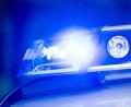 Symbolbild: Lino Mirgeler/dpa
Die Polizei ermittelt wegen mehrerer Vergehen nach dem Strafgesetzbuch und sucht Zeugen.