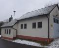 Bild: fz
Das Gerätehaus der Feuerwehr Edeldorf in Wilchenreuth steht 2025 mit Umbaumaßnahmen für 90.000 Euro im Focus der Gemeinde Theisseil. Weiterhin wird aber jetzt bereits für 50.000 Euro ein Grundstück für einen zukünftigen Neubau erworben.