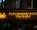 Symbolbild: Andreas Arnold
Mehr Baustellen, mehr Ersatz-Busse – mehr Probleme. Das sind die Aussichten für Bahnfahrer im Jahr 2025.