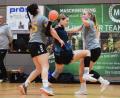 Bild: Ute Büttner
Das Hinspiel hat die HG Amberg (graue Trikots) in Weiden mit 29:38 verloren.