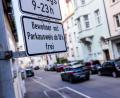Archivbild: Philipp von Ditfurth/dpa
Mehr als 30,70 Euro pro Jahr dürfen bayerische Kommunen nicht für Anwohnerparkausweise verlangen.