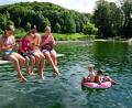 Archivbild: Petra Hartl
Im Naturbad Königstein lässt es sich im Sommer wunderbar aushalten. Von manchen Umbauten ist jedoch nicht jeder begeistert. Das kam bei der Bürgerversammlung auch zur Sprache.