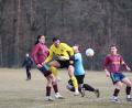 Bild: Dieter Jäschke
Maximilian Witzel (gelbes Trikot) versucht, sich gegen eine Überzahl an Gegenspielern der SV Grafenwöhr zu behaupten.