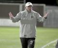 Archivbild: Hubert Ziegler
Trainer Markus Kipry war mit der Leistung seiner DJK Gebenbach im Testspiel beim SSV Jahn Regensburg II überhaupt nicht einverstanden.