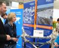 Bild: Hirsch
Stand der Firma Benteler: Ausbilder Ferdi Eraslan und Personalreferentin Melanie Rengstl (von links) erklären den Jugendlichen, was sie für die Ausbildung zum Industriemechaniker mitbringen müssen.