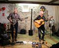 Bild: Rammelmeier/exb
Mistle Toe & Ivy spielen irische Musik im Kulturstadel in Lauterhofen.