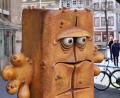 Bild: Martin Schutt/dpa-Zentralbild/dpa
Die längst nicht nur bei Kindern beliebte Figur Bernd das Brot des öffentlich-rechtlichen Kindersender Kika wird 25 Jahre alt. (Archivbild)